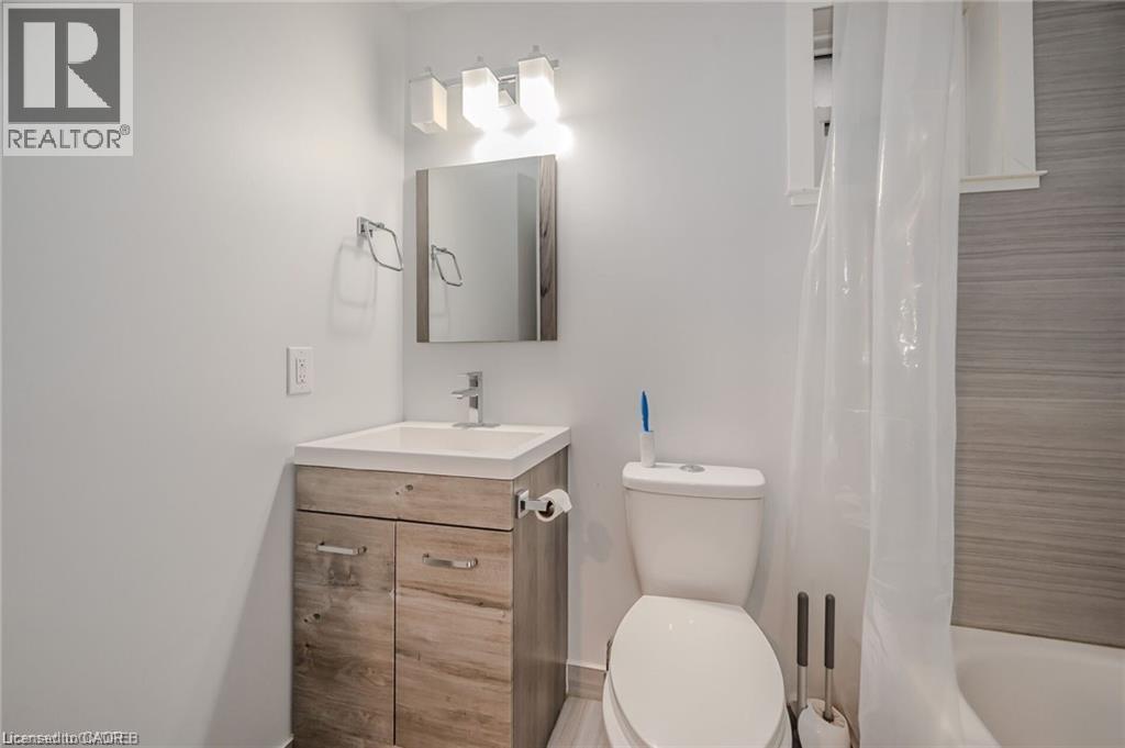Photo 18 of 74 Cathcart Street Unit 2, Hamilton ON