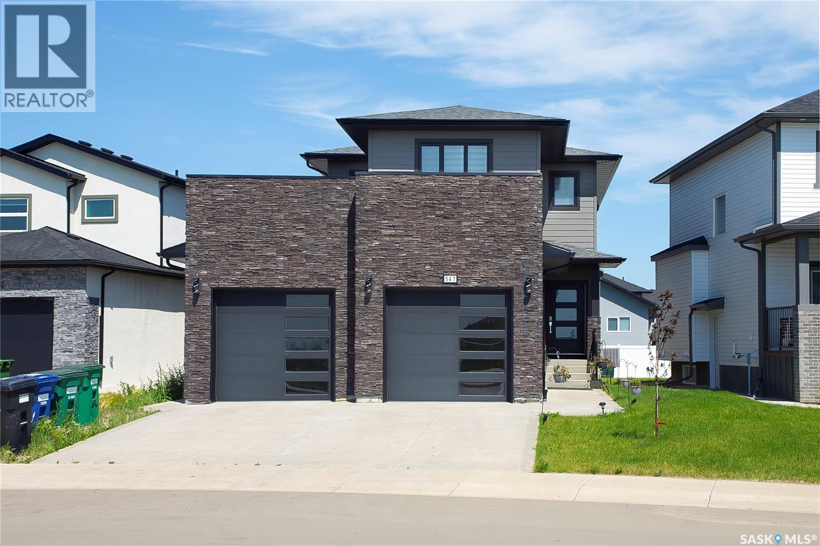 Photo 3 of 547 Kalra Street, Saskatoon SK