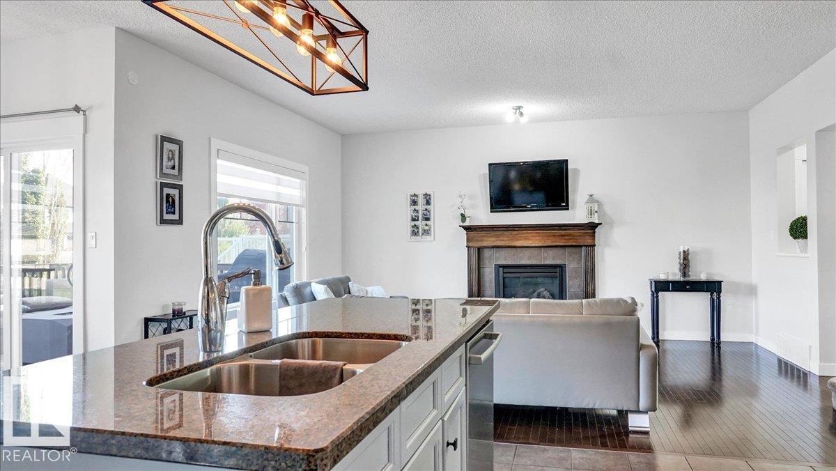 Photo 10 of 4058 Crowsnest Cr, Sherwood Park AB