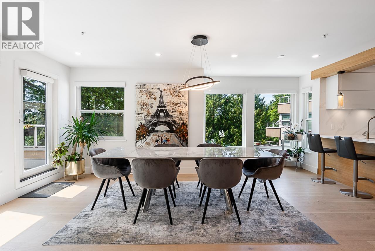 11 2425 EDGEMONT BOULEVARD, North Vancouver