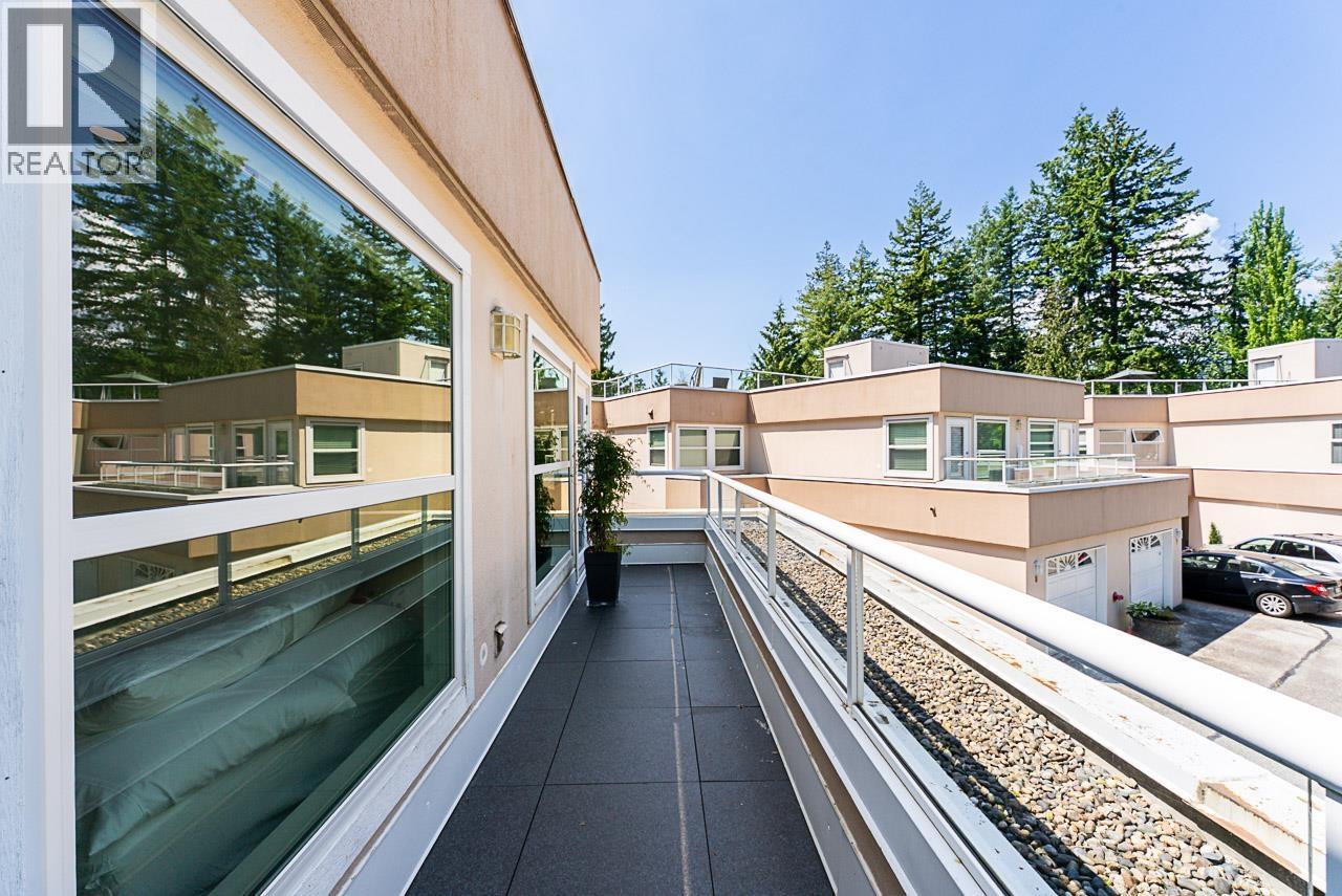 11 2425 EDGEMONT BOULEVARD, North Vancouver