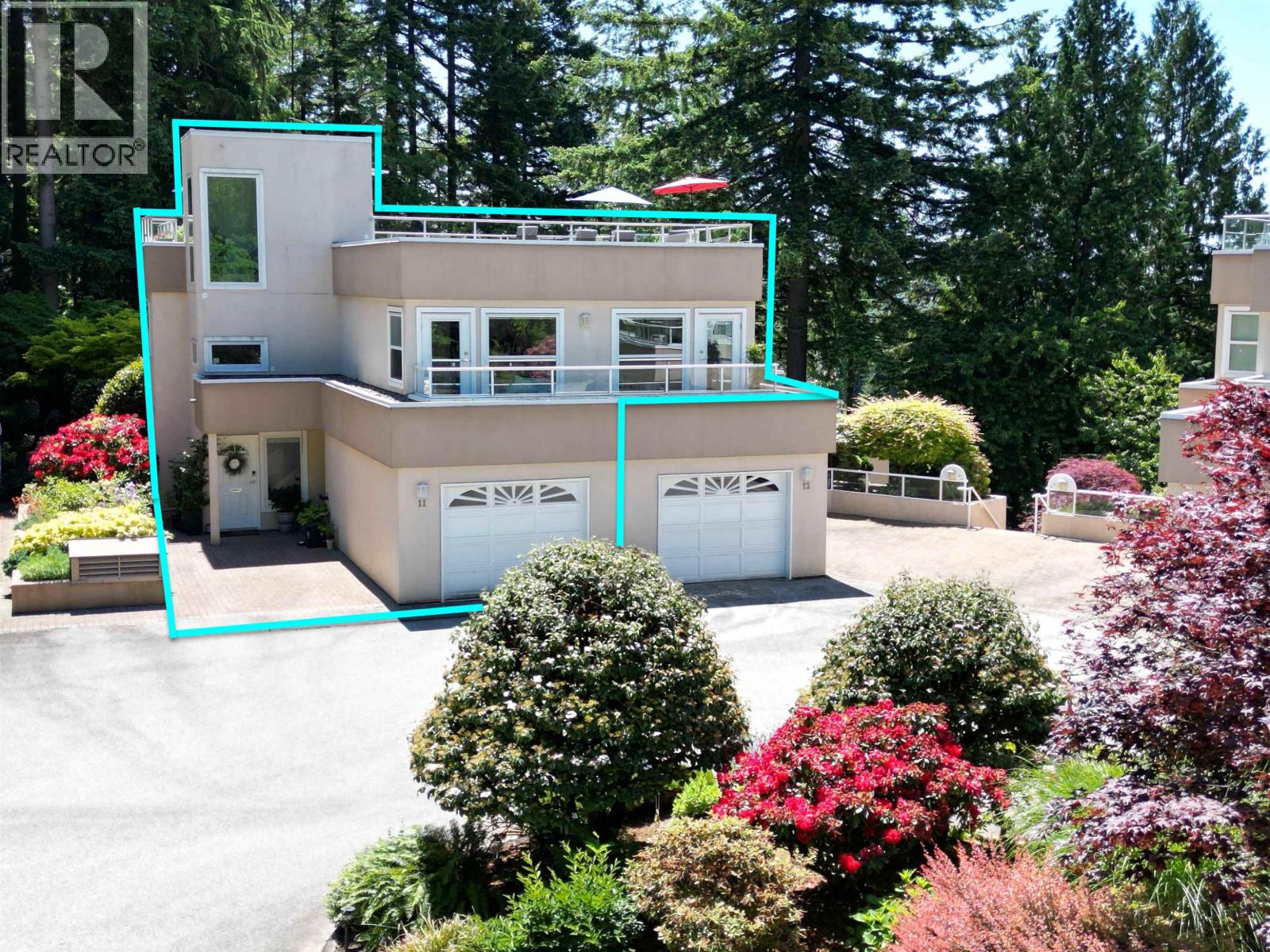 11 2425 EDGEMONT BOULEVARD, North Vancouver