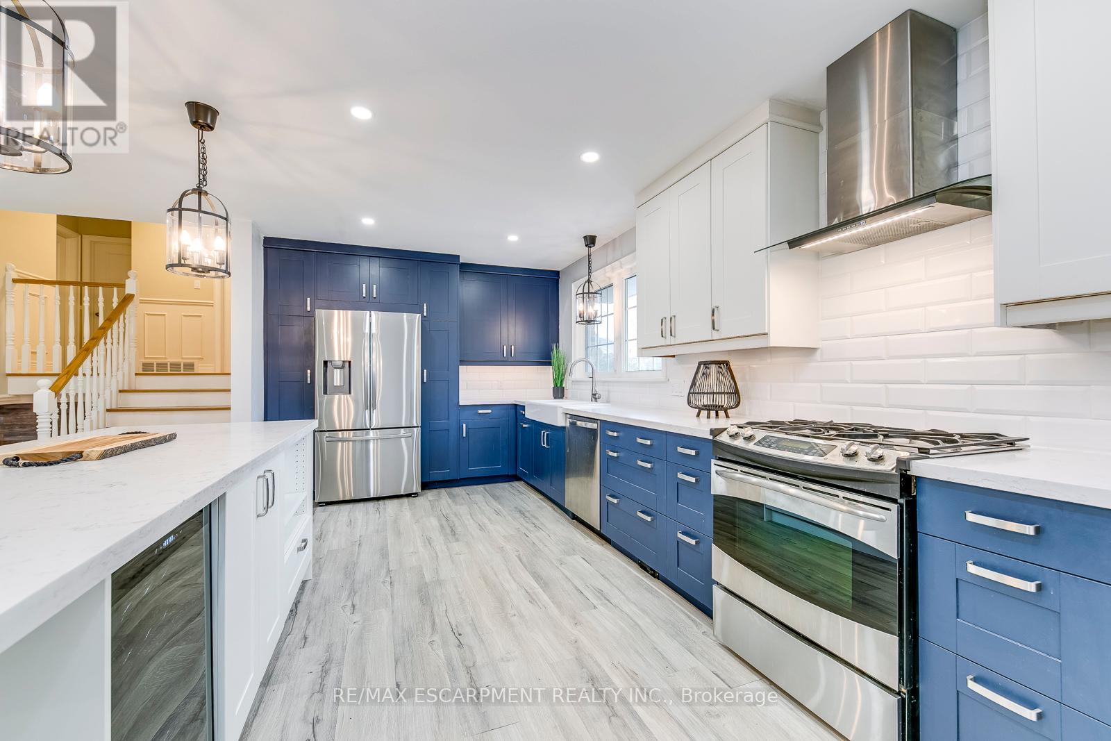 Photo 17 of 269 Camborne Crescent, Burlington ON