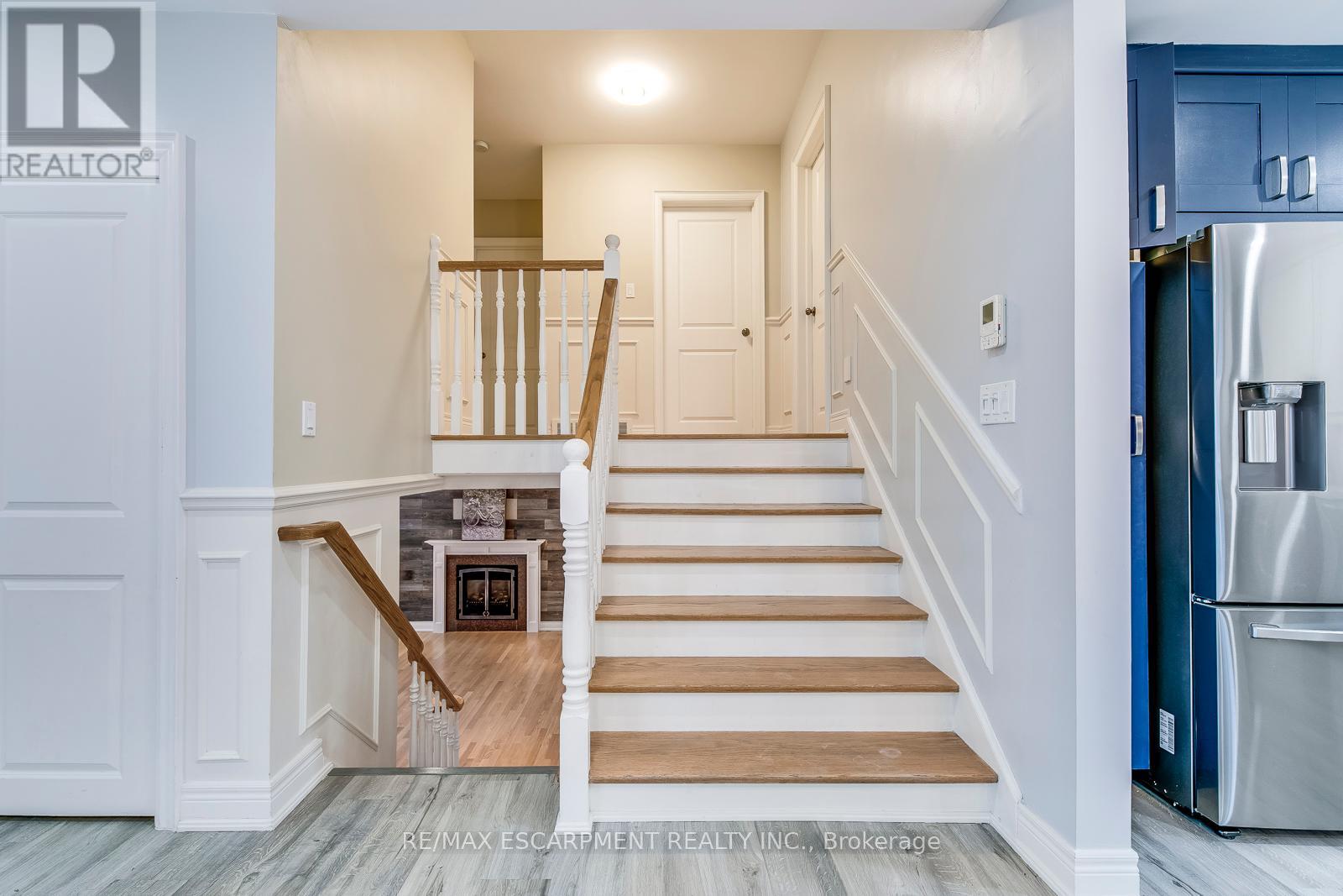 Photo 21 of 269 Camborne Crescent, Burlington ON