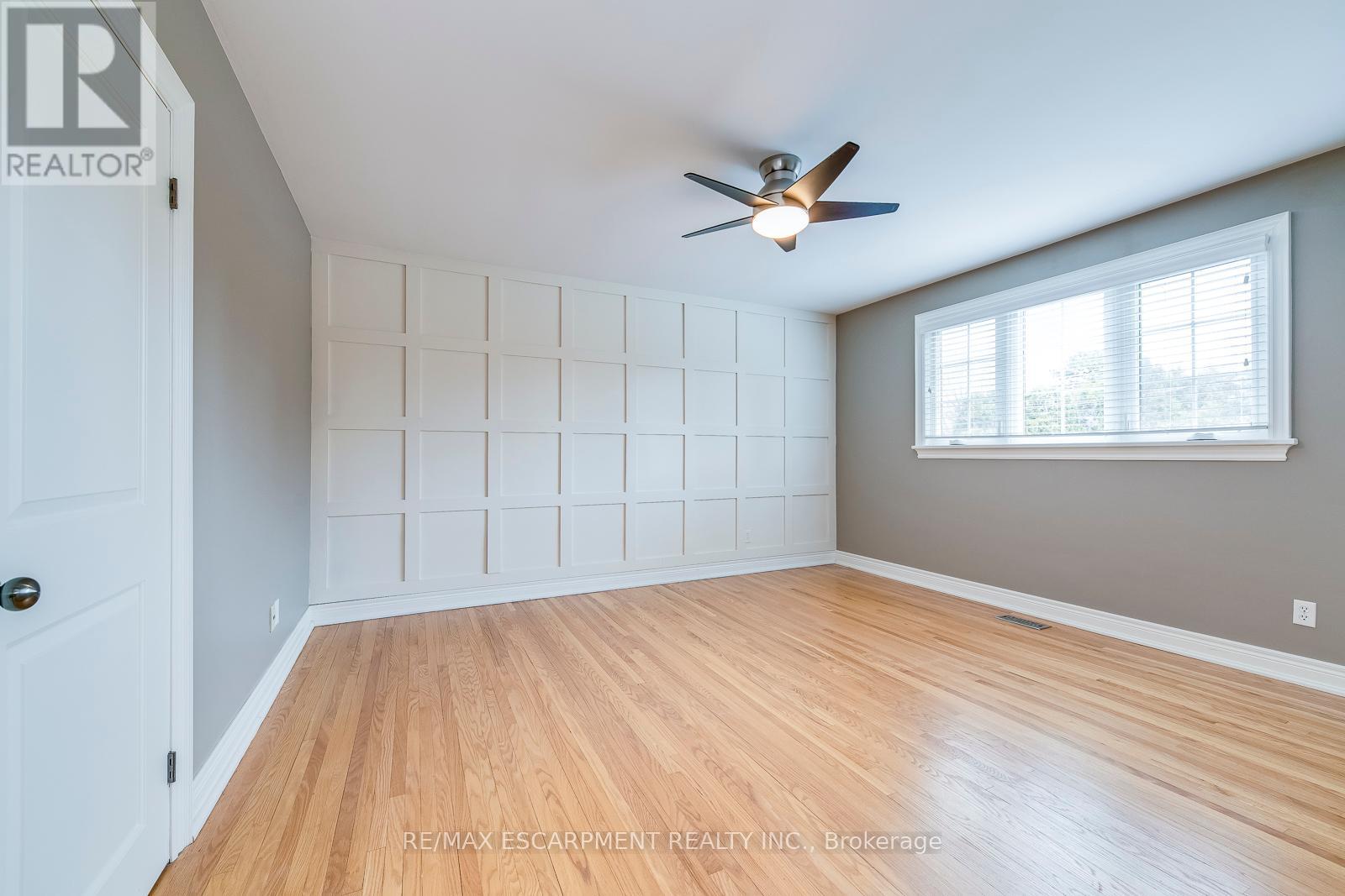 Photo 22 of 269 Camborne Crescent, Burlington ON