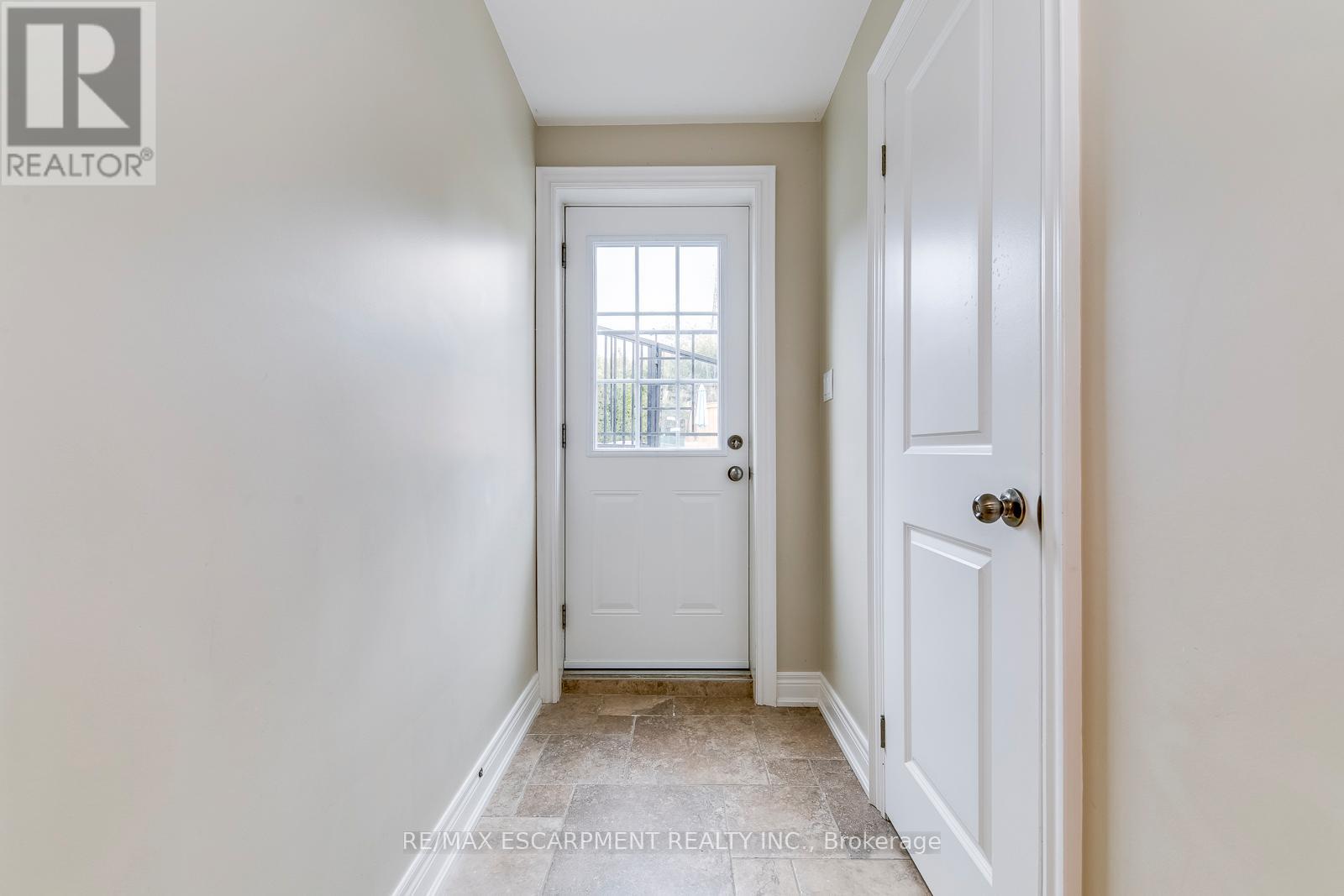 Photo 36 of 269 Camborne Crescent, Burlington ON
