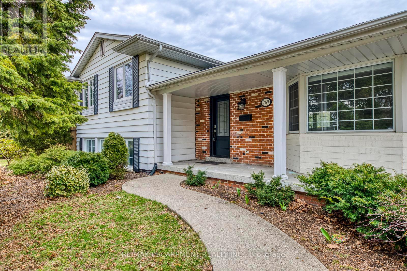 Photo 4 of 269 Camborne Crescent, Burlington ON