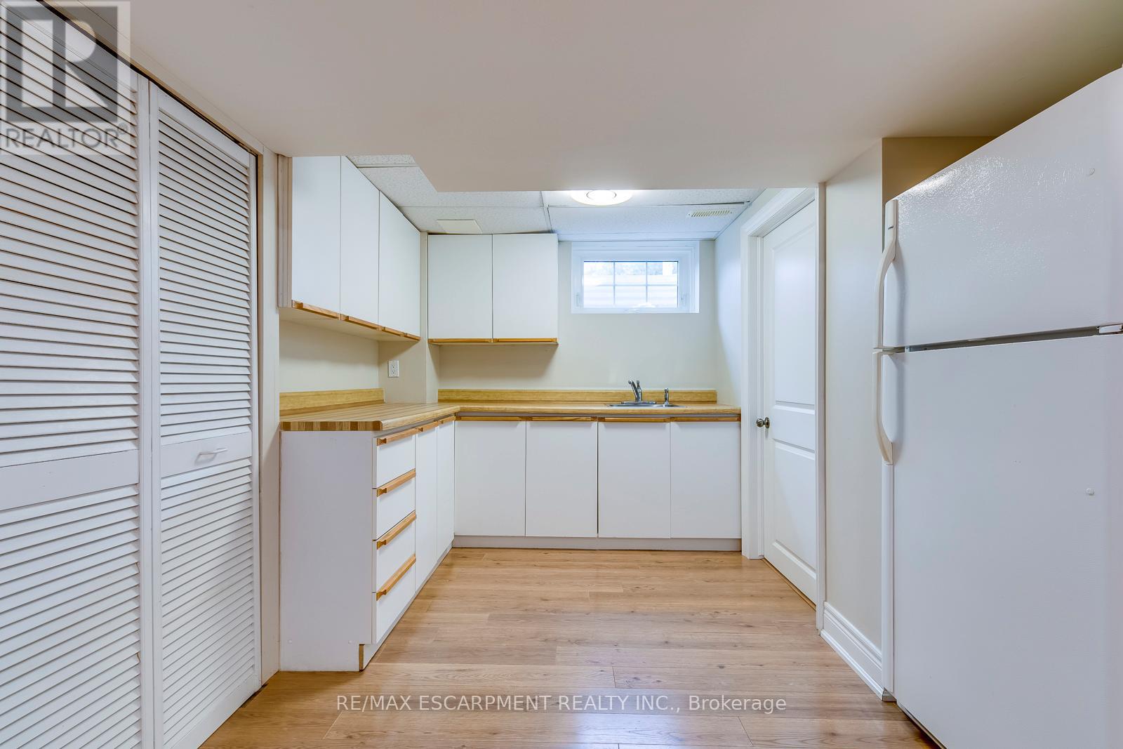 Photo 41 of 269 Camborne Crescent, Burlington ON