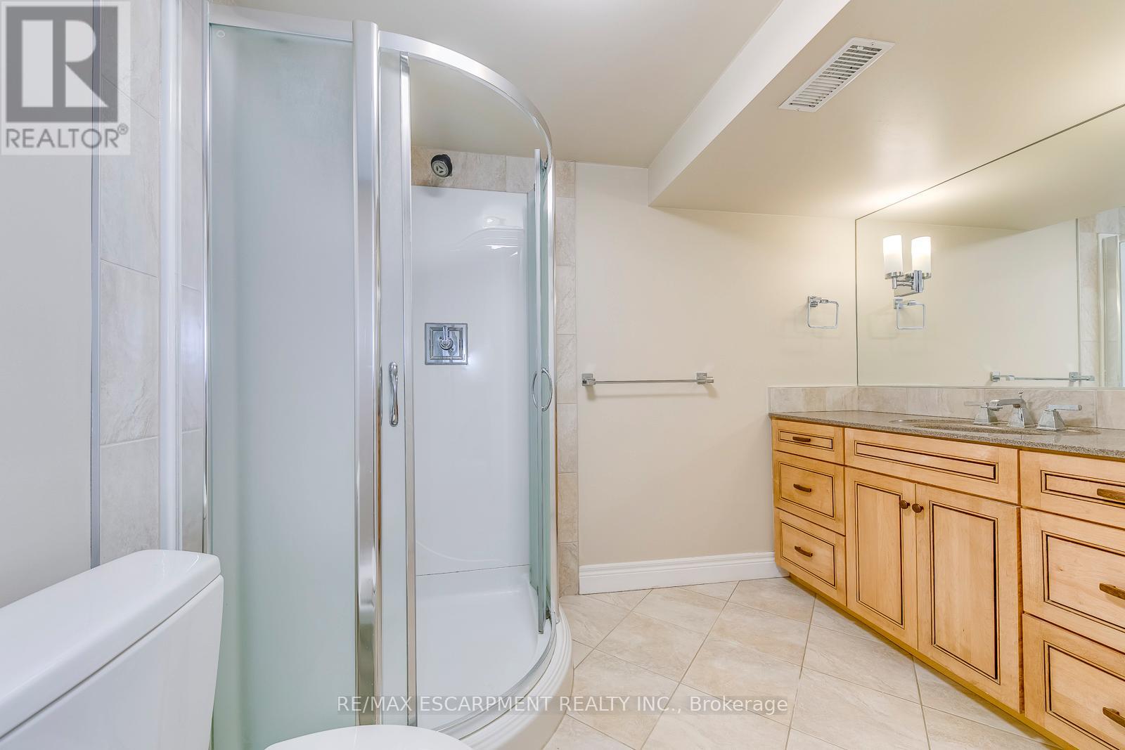 Photo 43 of 269 Camborne Crescent, Burlington ON