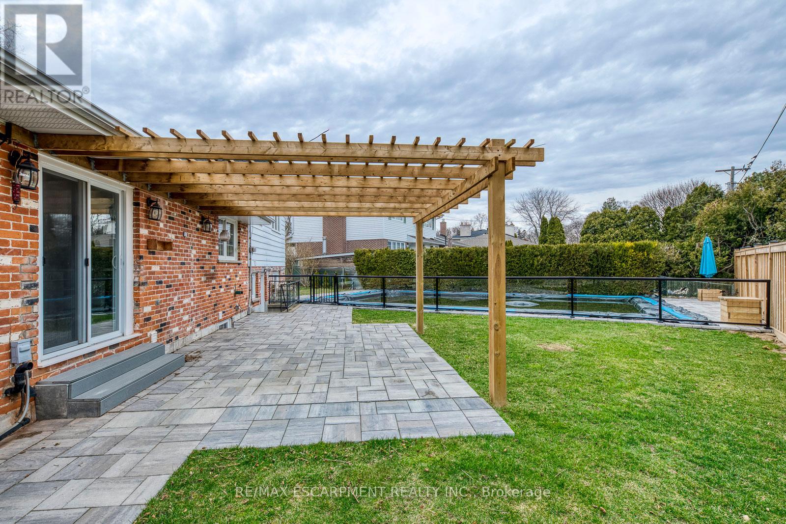 Photo 44 of 269 Camborne Crescent, Burlington ON