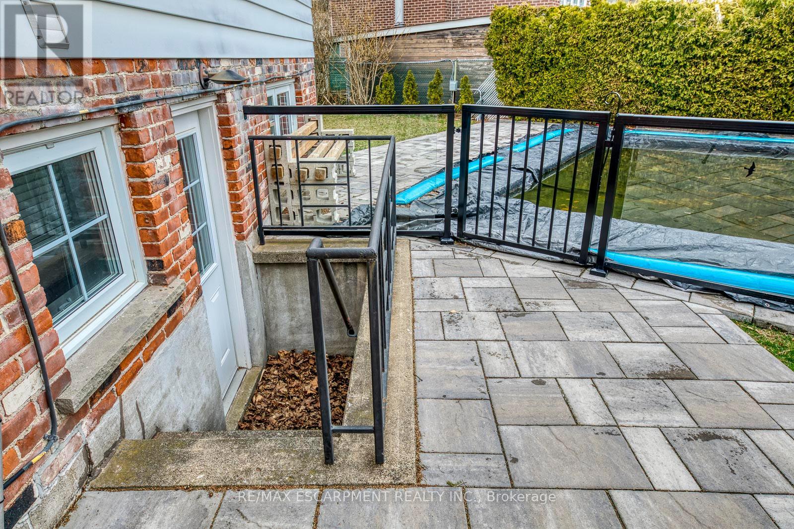 Photo 46 of 269 Camborne Crescent, Burlington ON