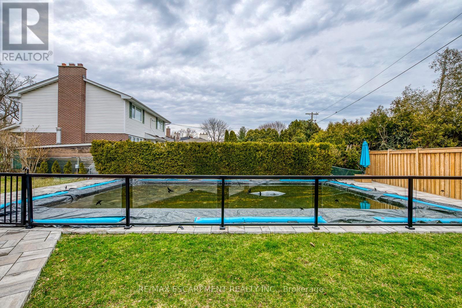 Photo 47 of 269 Camborne Crescent, Burlington ON