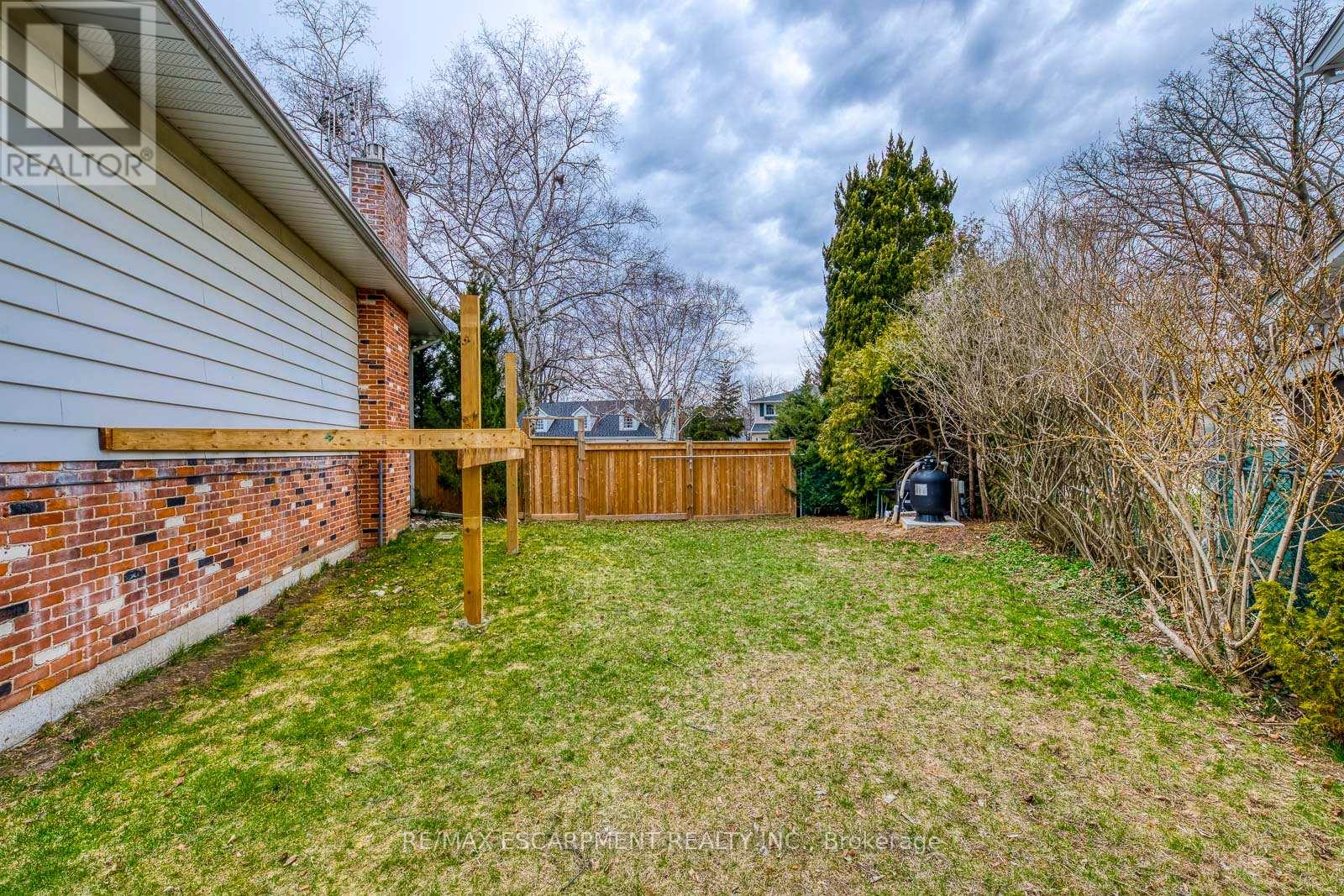 Photo 49 of 269 Camborne Crescent, Burlington ON