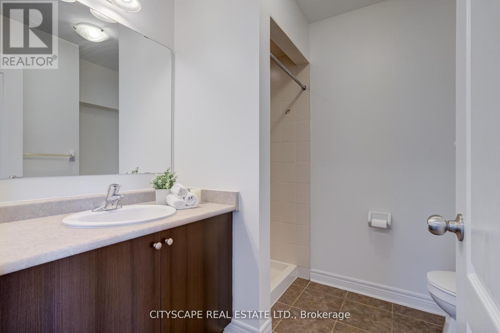 Photo 9 of 1 3380 Thomas Street, Mississauga ON