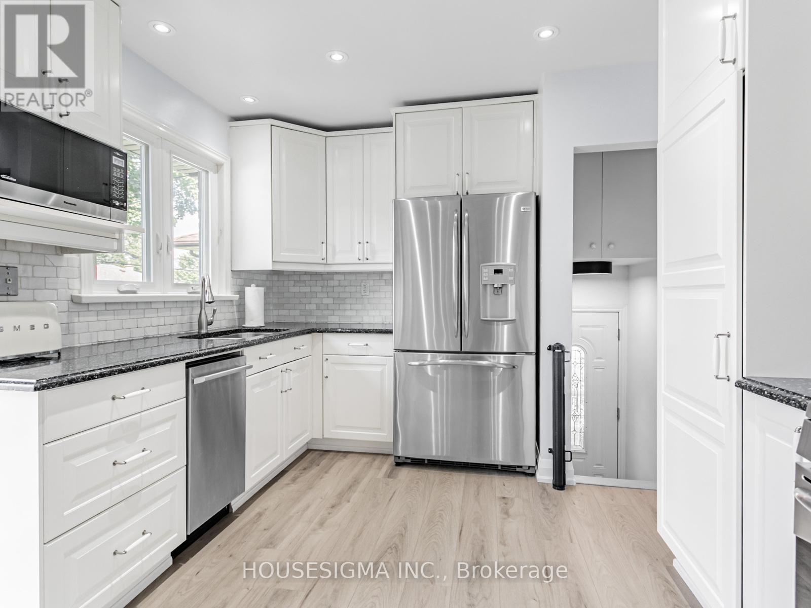 Photo 14 of 72 Ludstone Drive, Toronto ON