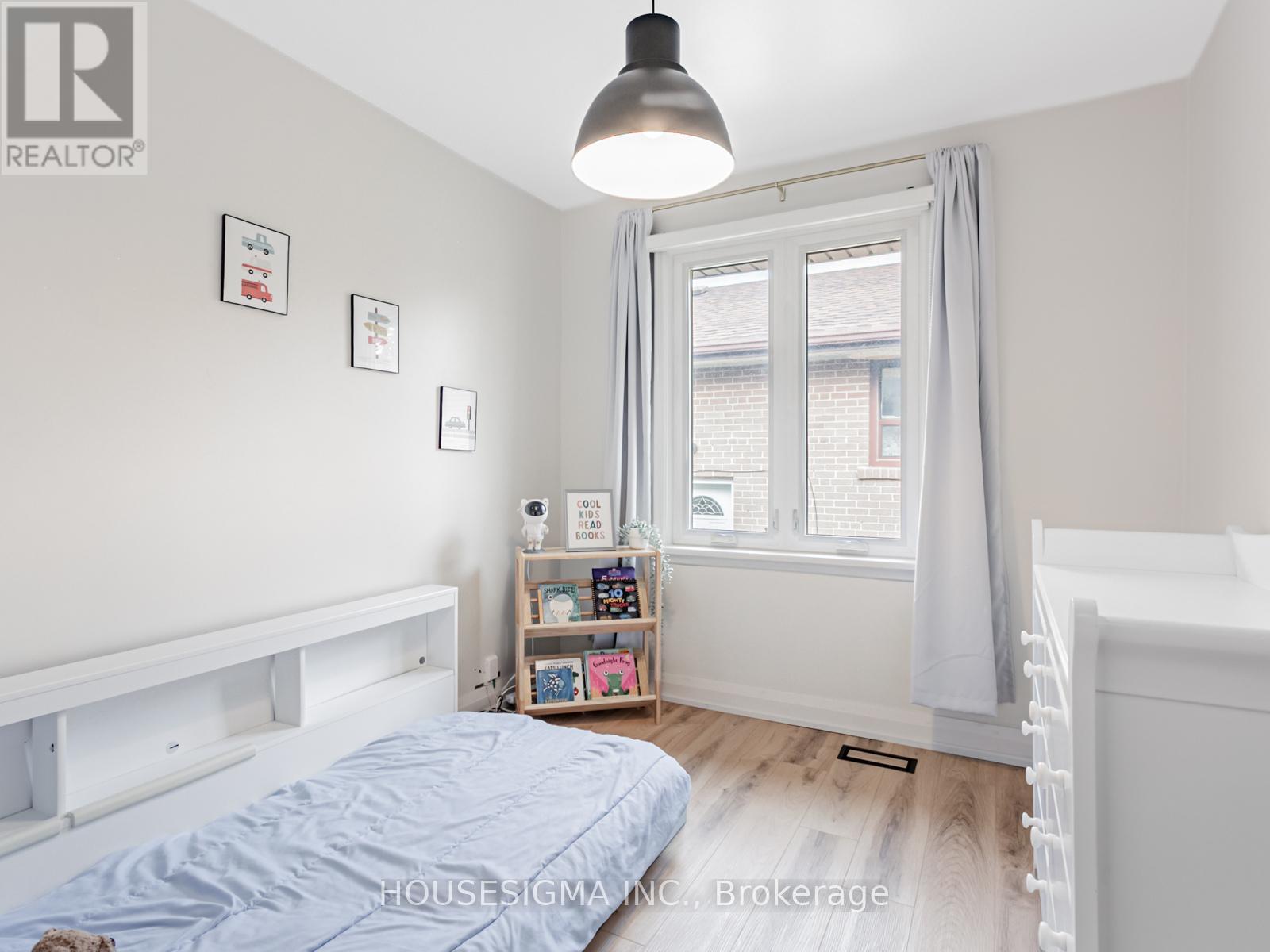 Photo 16 of 72 Ludstone Drive, Toronto ON