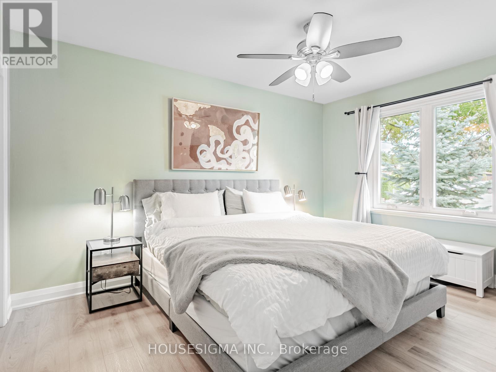 Photo 18 of 72 Ludstone Drive, Toronto ON