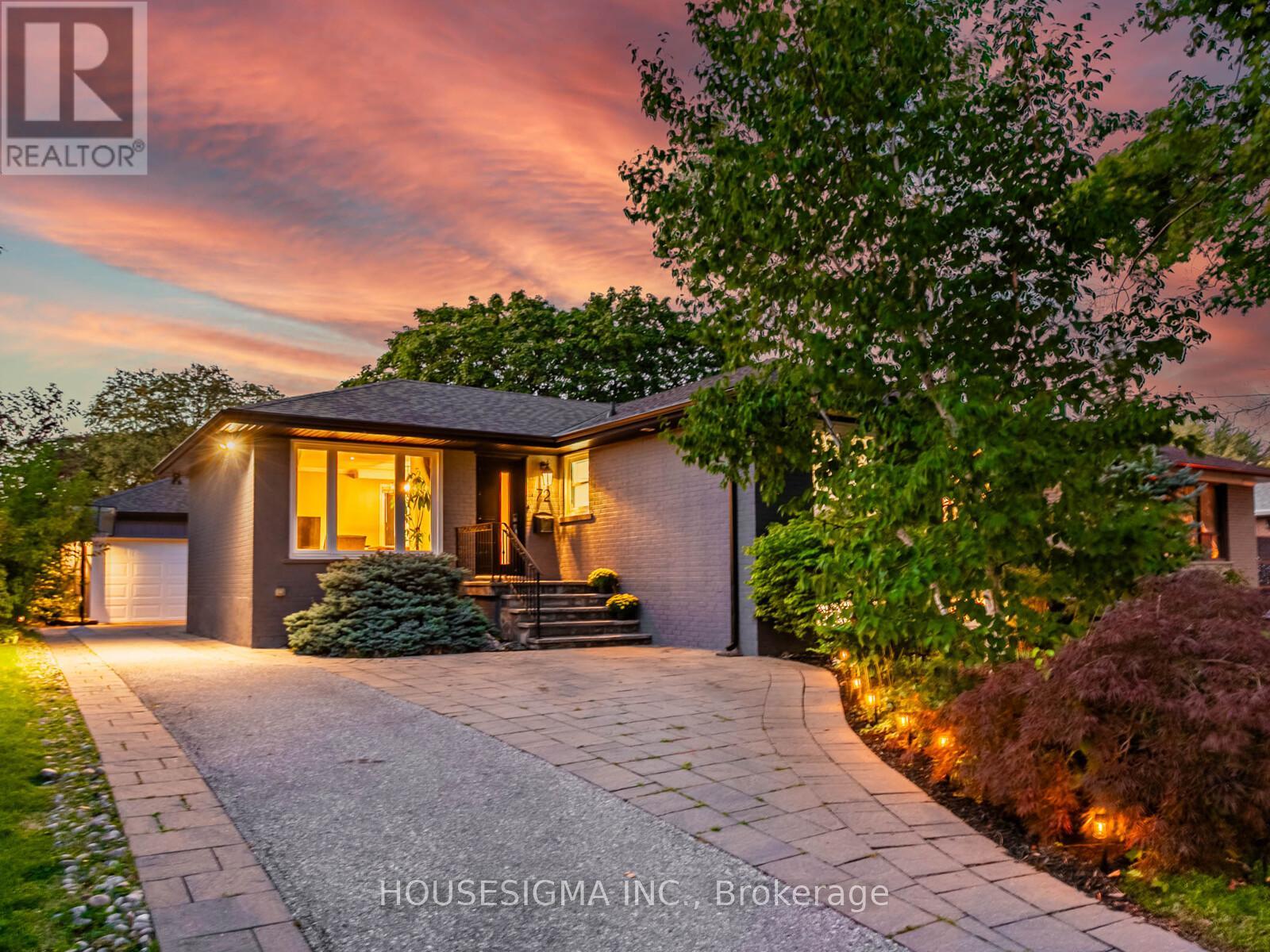 Photo 2 of 72 Ludstone Drive, Toronto ON