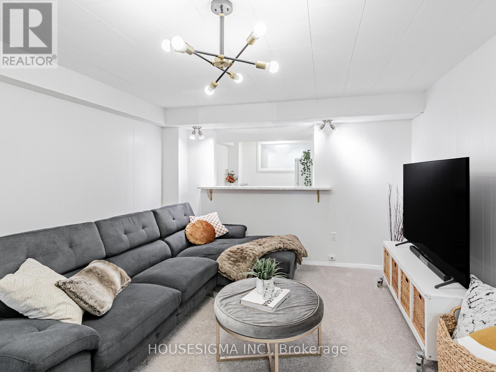 Photo 21 of 72 Ludstone Drive, Toronto ON