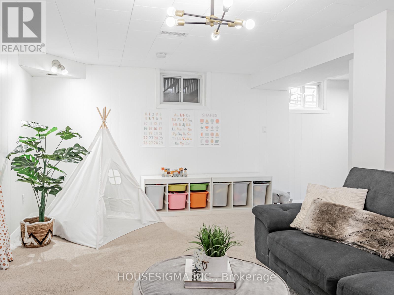 Photo 22 of 72 Ludstone Drive, Toronto ON