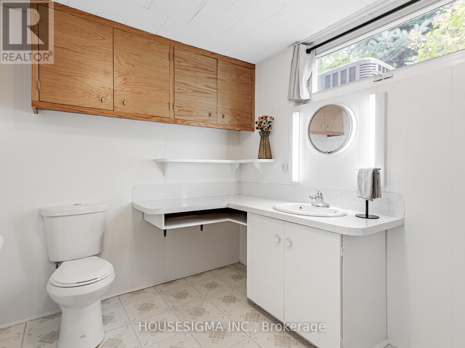 Photo 26 of 72 Ludstone Drive, Toronto ON