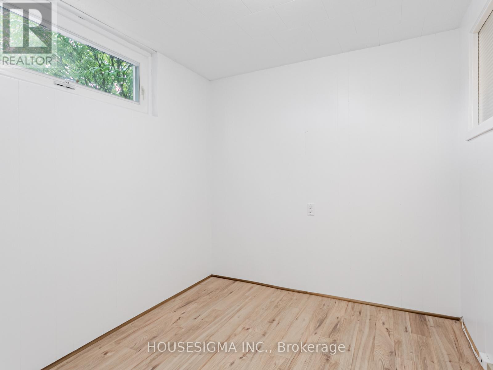 Photo 27 of 72 Ludstone Drive, Toronto ON