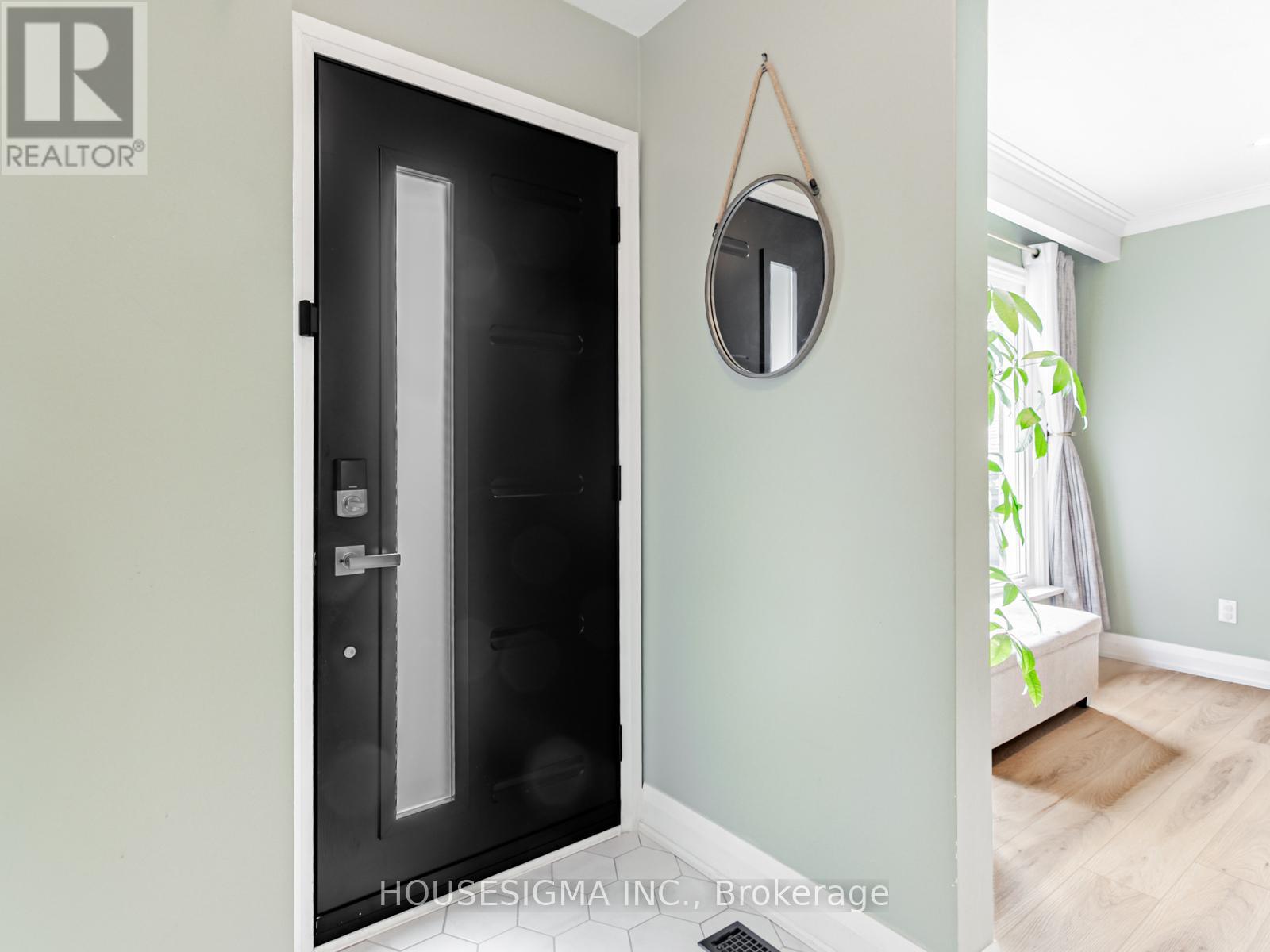 Photo 3 of 72 Ludstone Drive, Toronto ON
