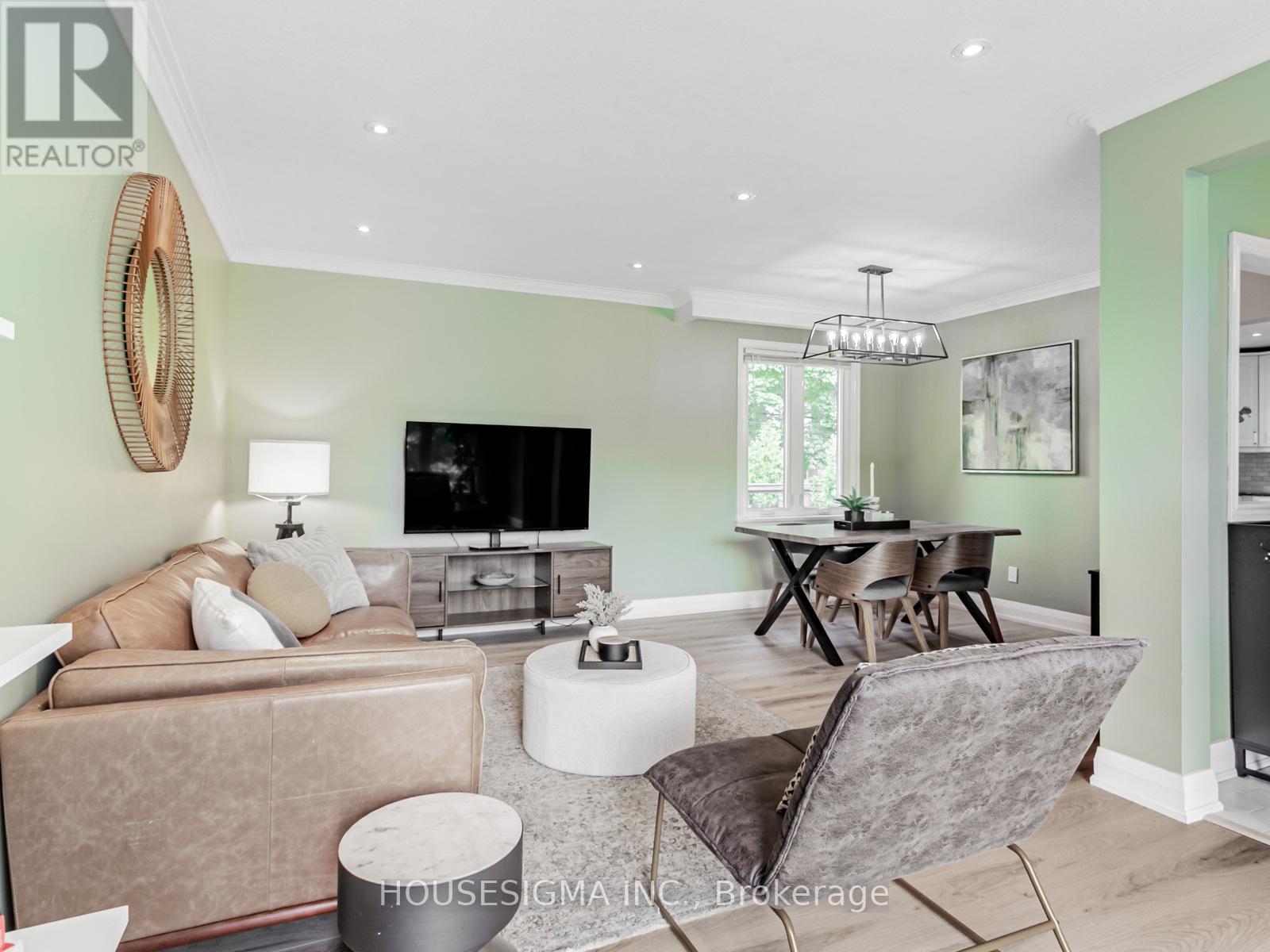 Photo 6 of 72 Ludstone Drive, Toronto ON