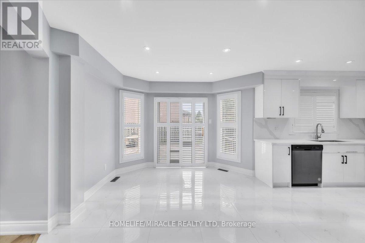 Photo 10 of 4 Peppertree Crescent, Brampton ON