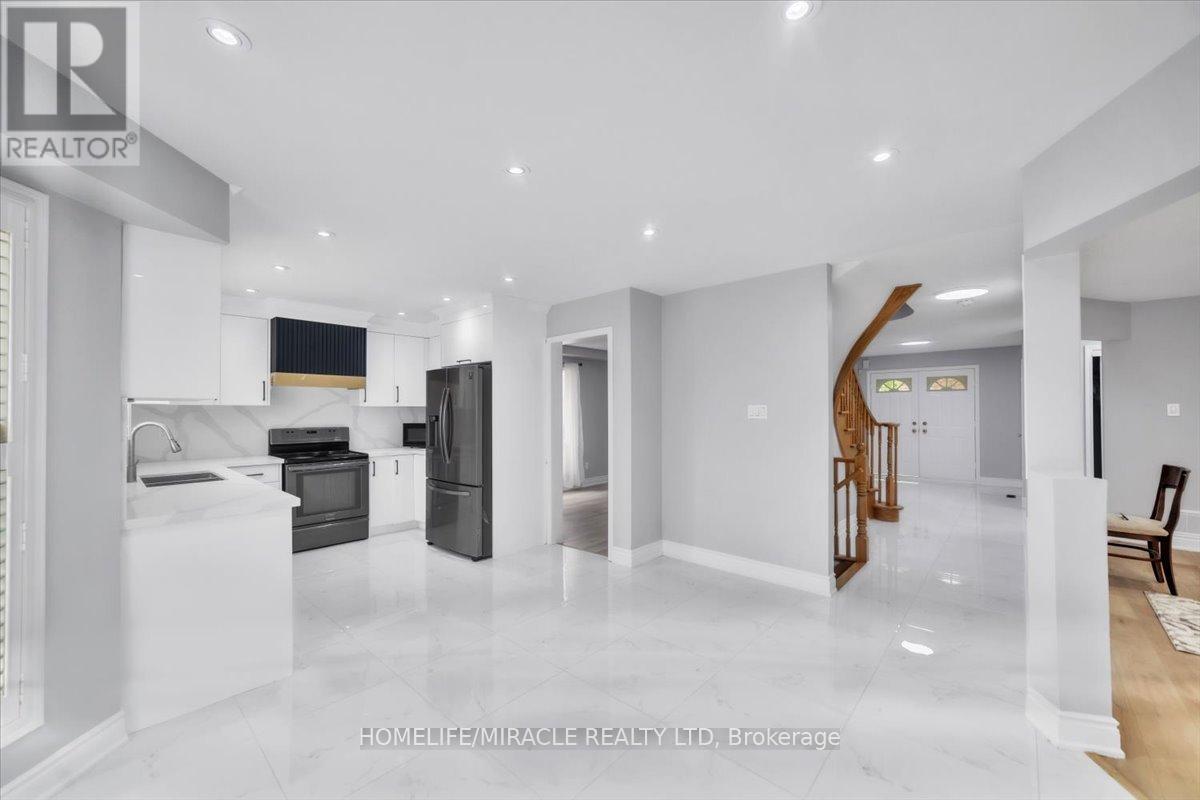 Photo 13 of 4 Peppertree Crescent, Brampton ON