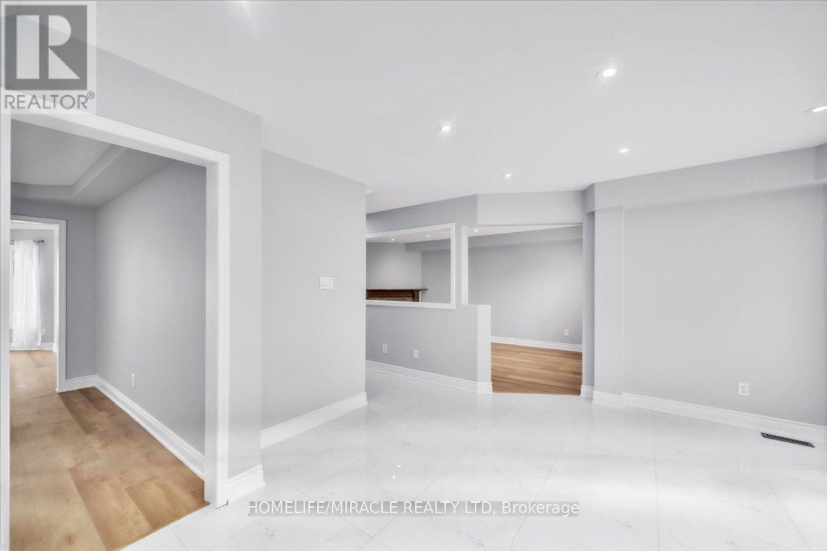 Photo 14 of 4 Peppertree Crescent, Brampton ON