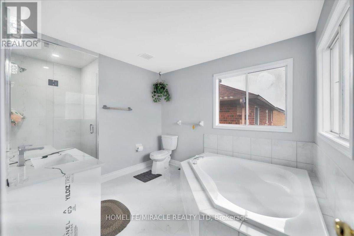Photo 24 of 4 Peppertree Crescent, Brampton ON