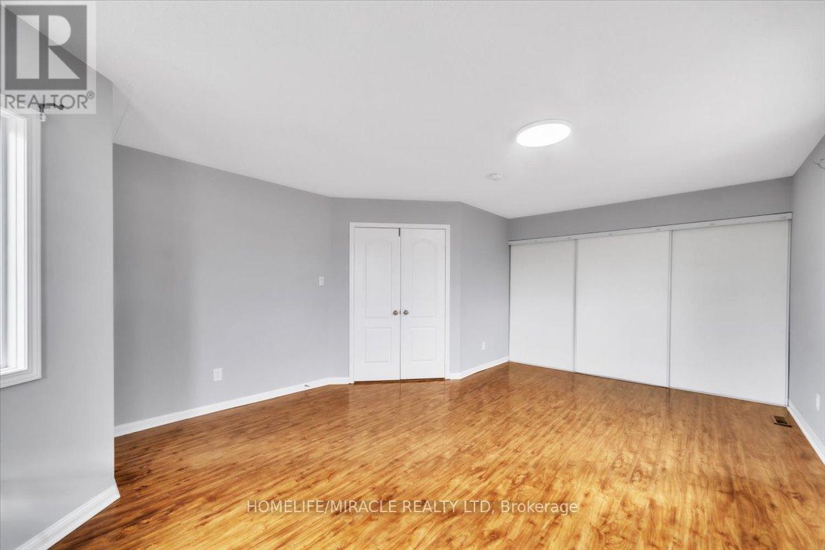 Photo 27 of 4 Peppertree Crescent, Brampton ON