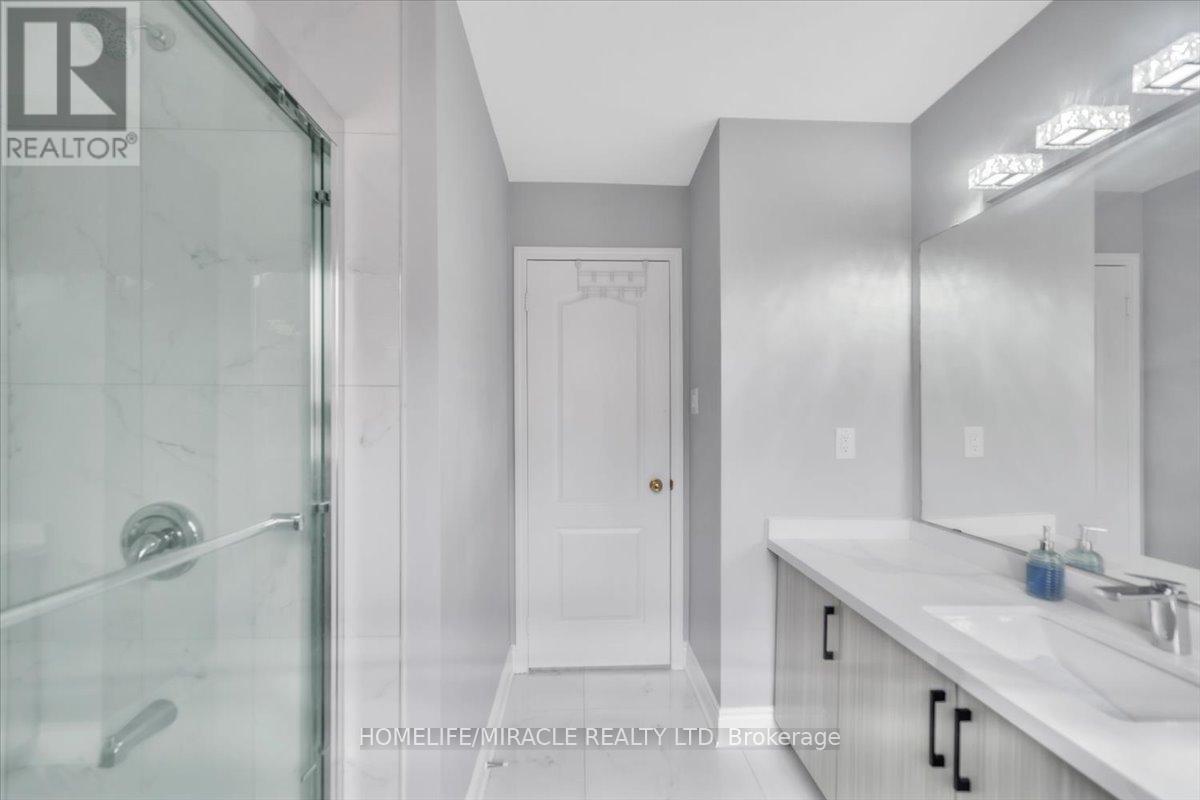 Photo 29 of 4 Peppertree Crescent, Brampton ON
