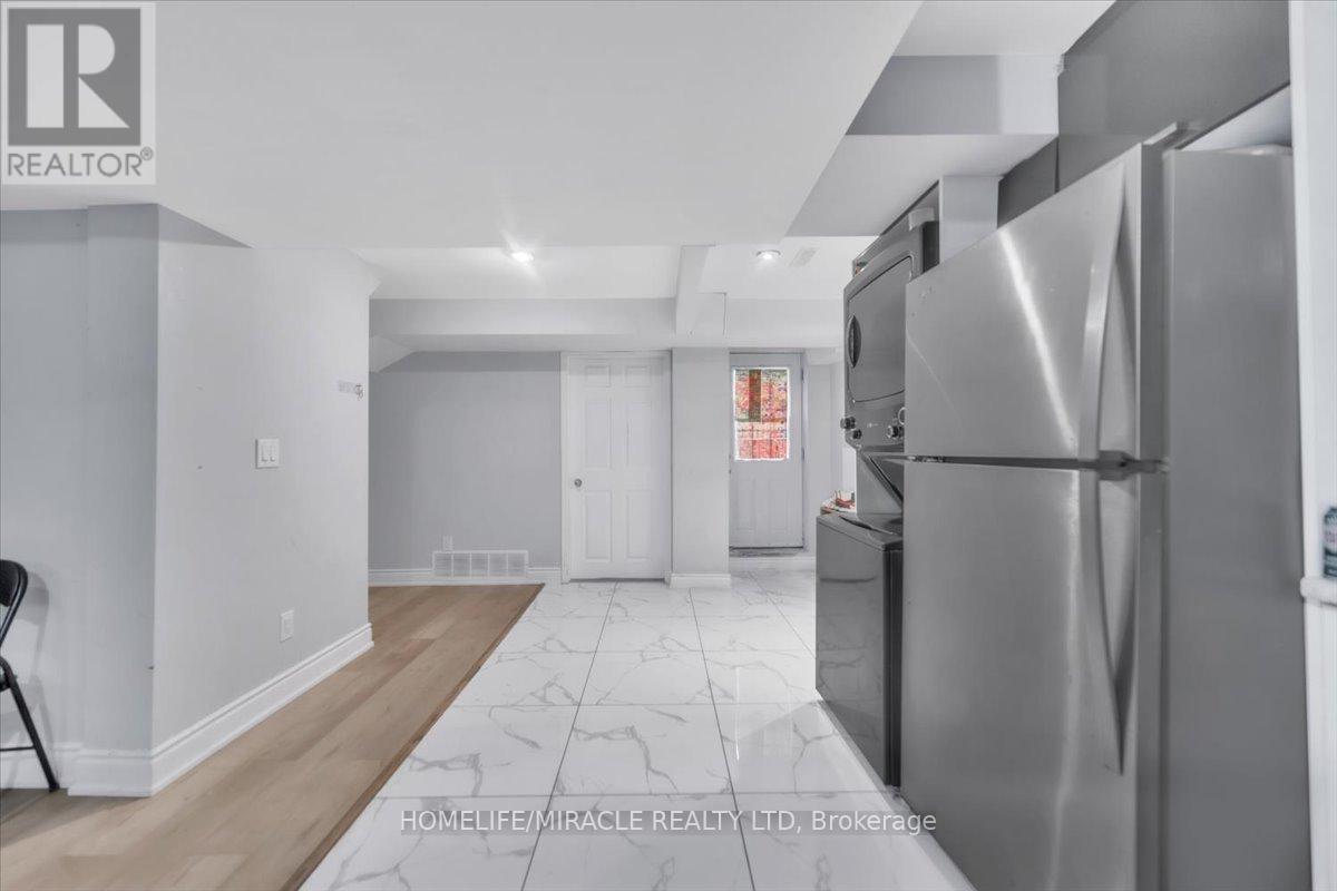 Photo 33 of 4 Peppertree Crescent, Brampton ON