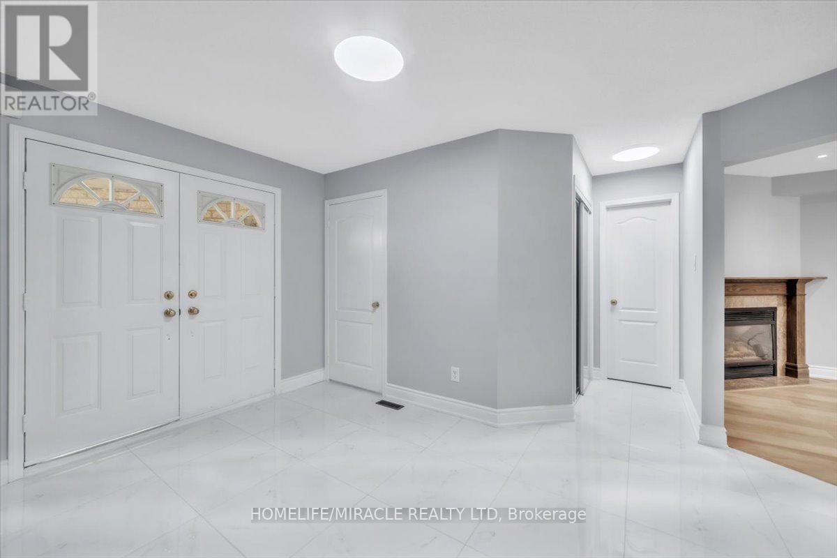 Photo 4 of 4 Peppertree Crescent, Brampton ON