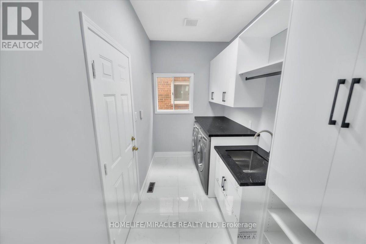 Photo 42 of 4 Peppertree Crescent, Brampton ON
