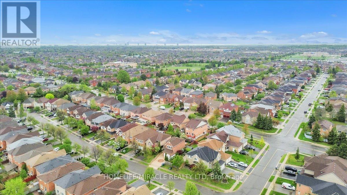 Photo 44 of 4 Peppertree Crescent, Brampton ON