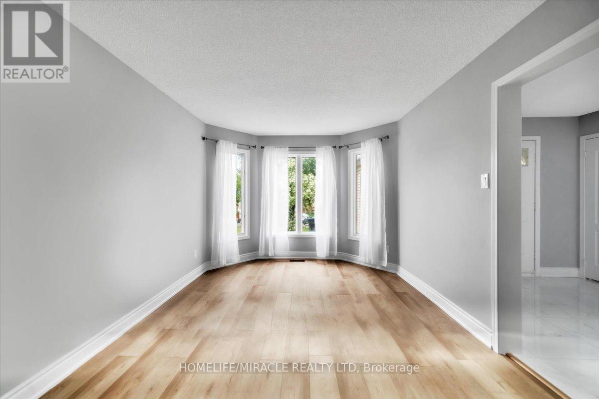 Photo 7 of 4 Peppertree Crescent, Brampton ON