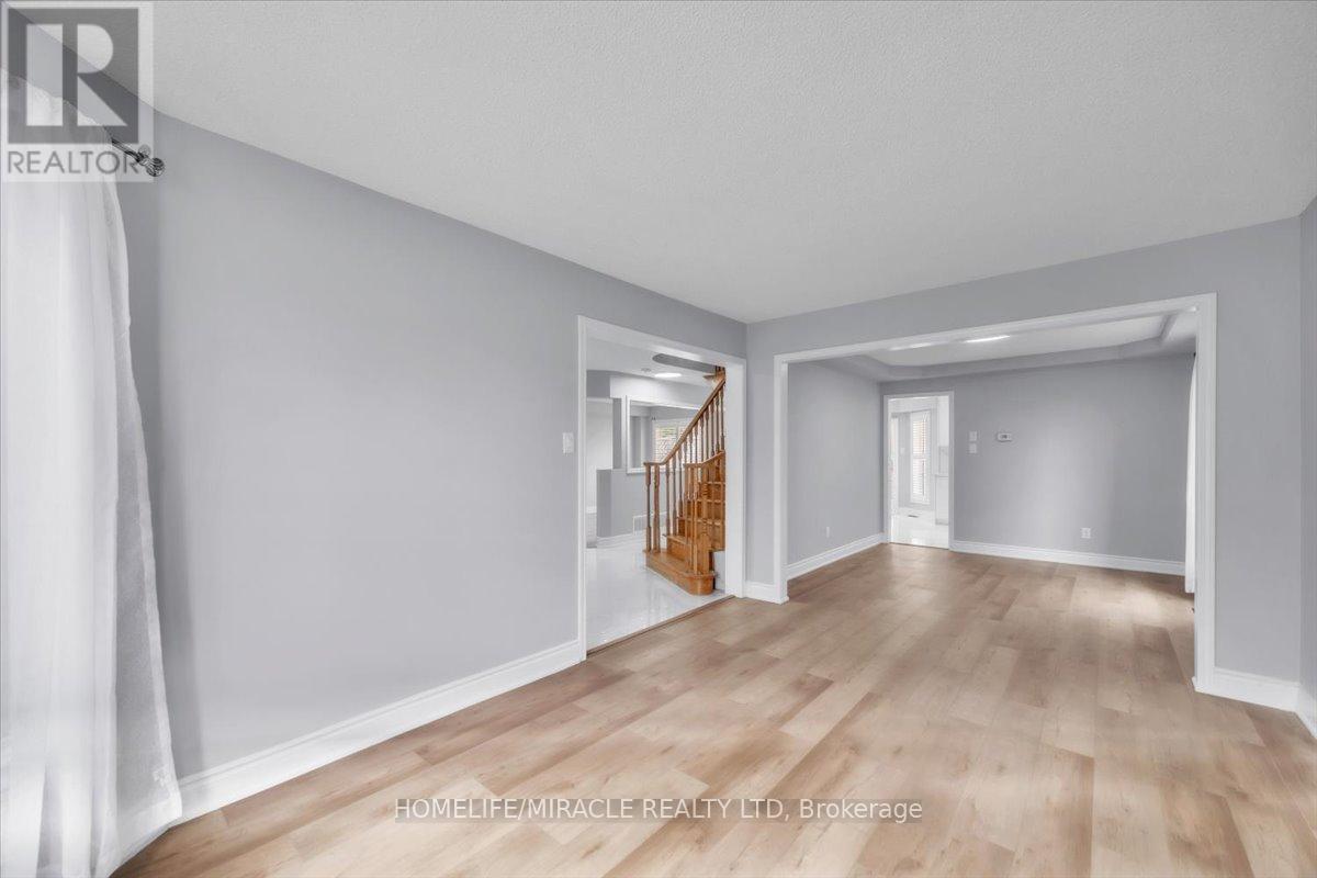 Photo 8 of 4 Peppertree Crescent, Brampton ON