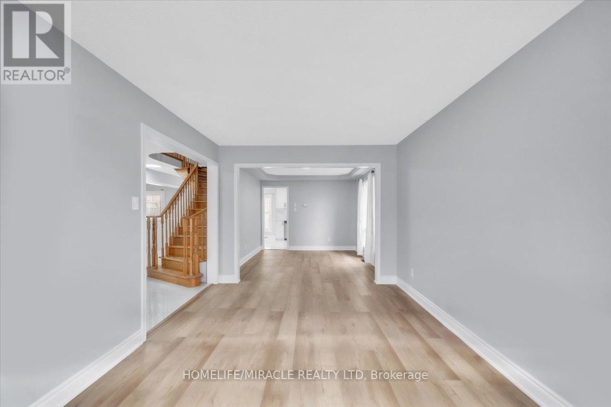 Photo 9 of 4 Peppertree Crescent, Brampton ON