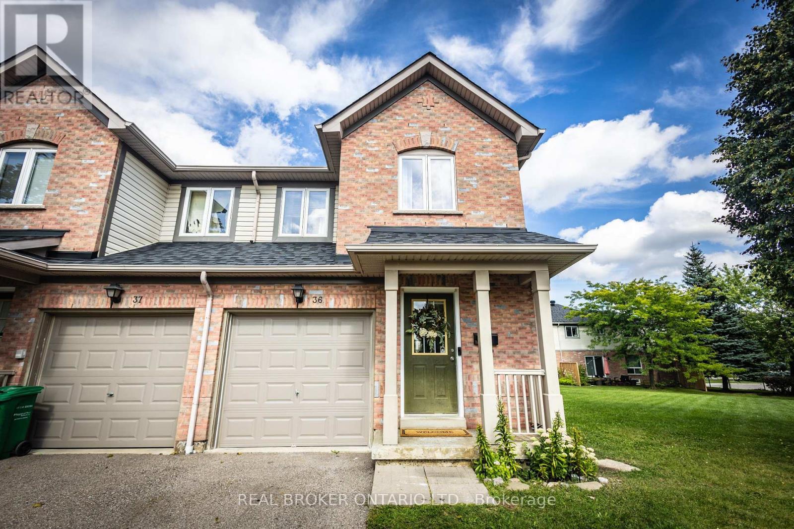 Photo 1 of 36 5255 Guildwood Way, Mississauga ON