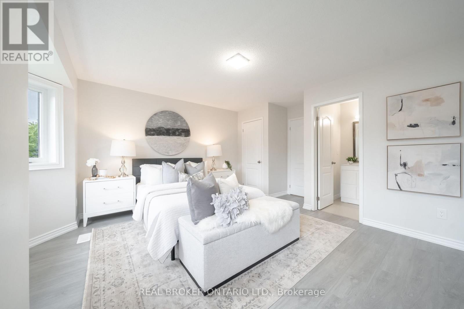 Photo 15 of 36 5255 Guildwood Way, Mississauga ON