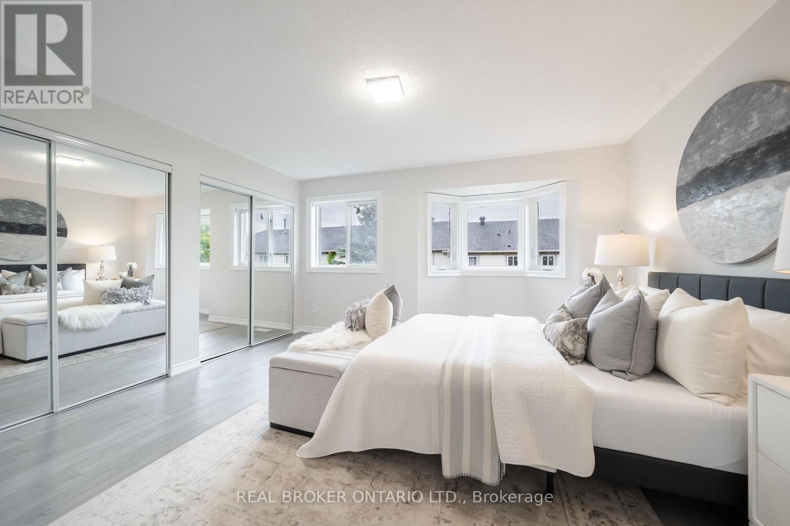 Photo 16 of 36 5255 Guildwood Way, Mississauga ON