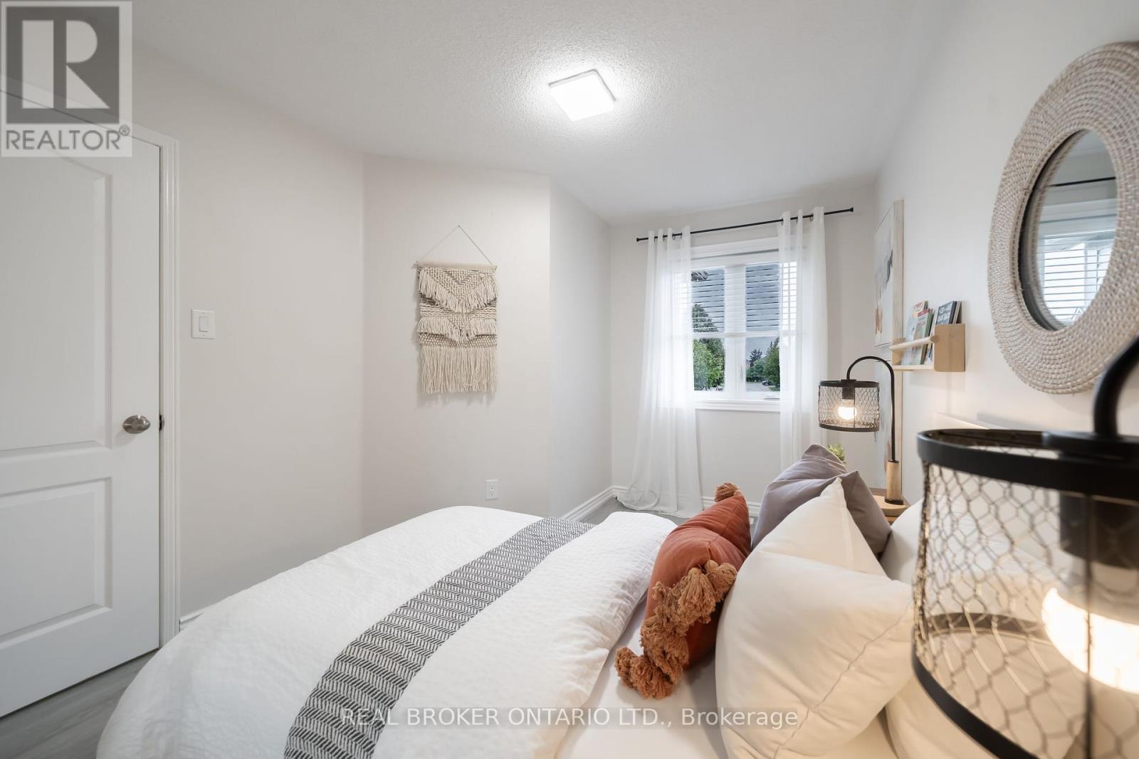 Photo 21 of 36 5255 Guildwood Way, Mississauga ON