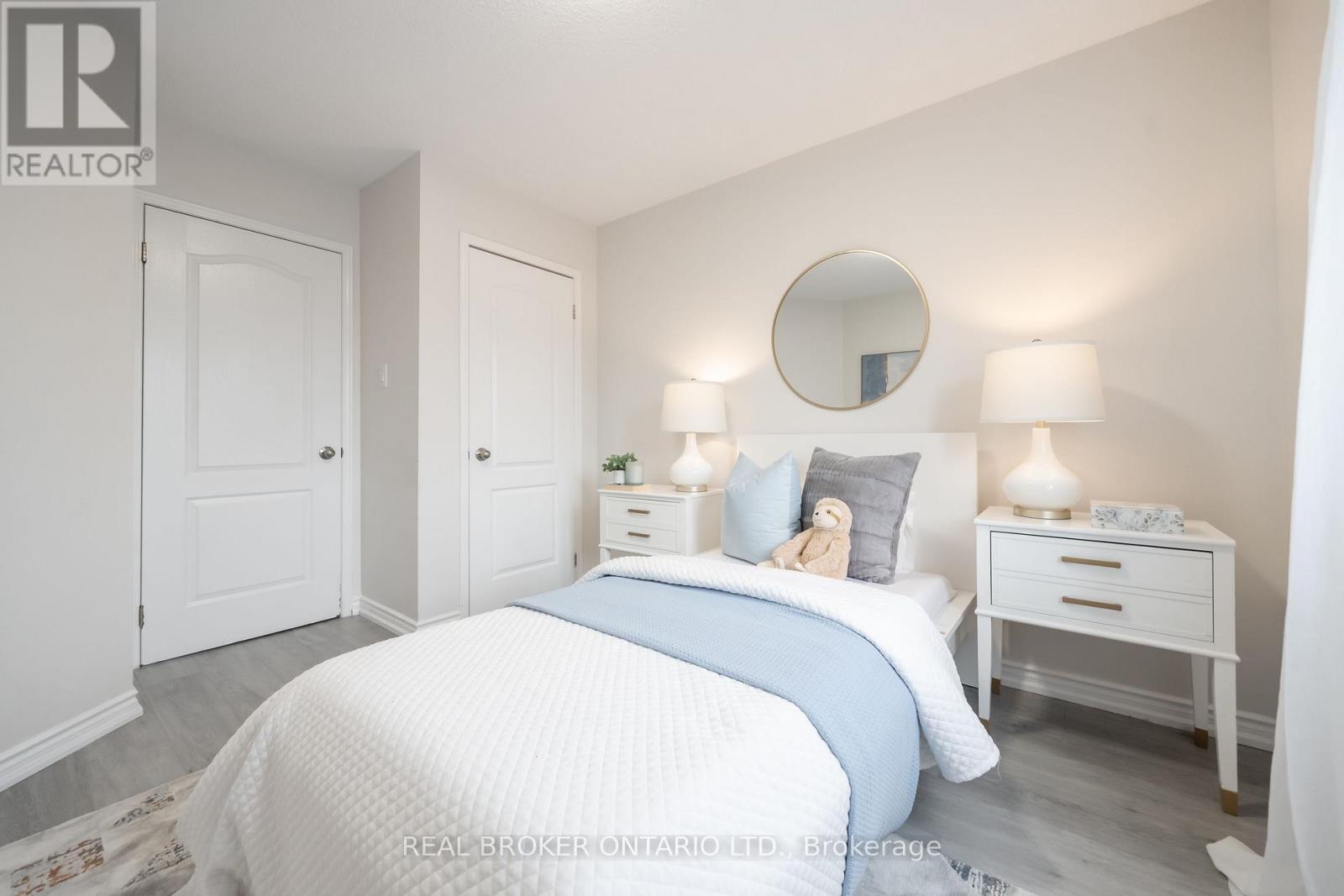 Photo 23 of 36 5255 Guildwood Way, Mississauga ON