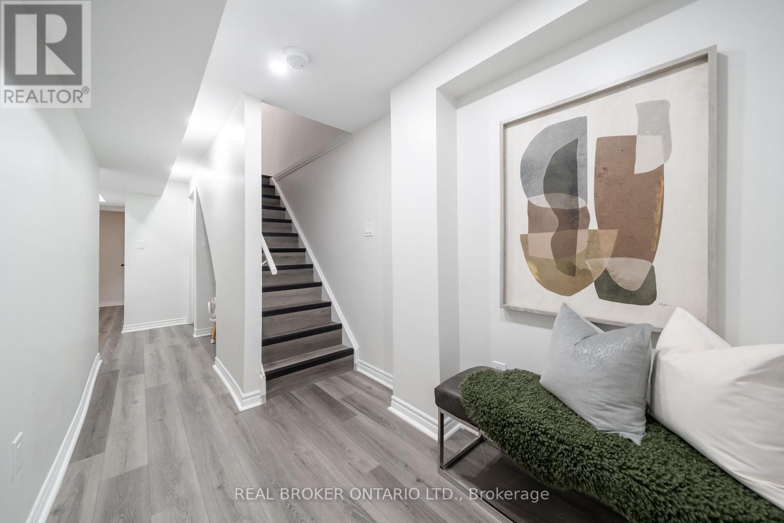 Photo 25 of 36 5255 Guildwood Way, Mississauga ON