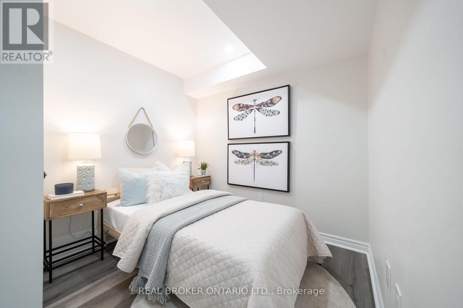 Photo 27 of 36 5255 Guildwood Way, Mississauga ON