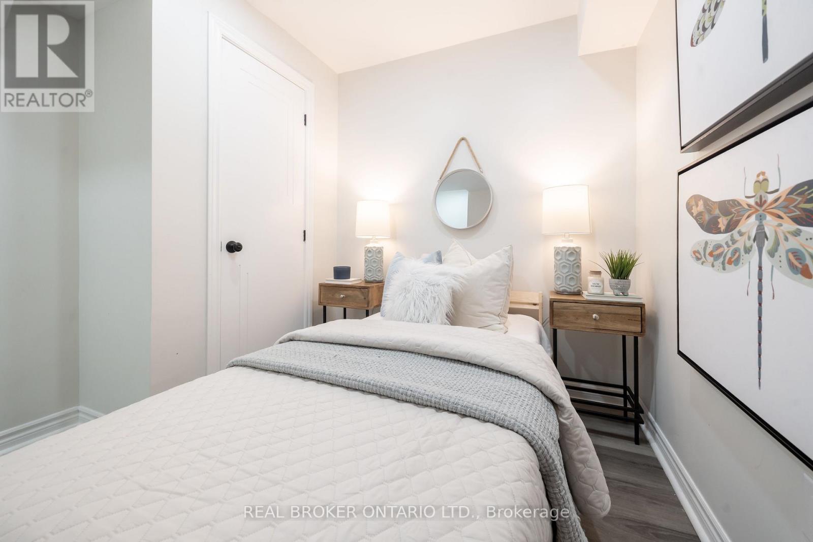 Photo 28 of 36 5255 Guildwood Way, Mississauga ON
