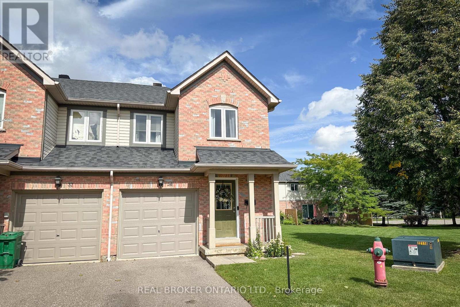 Photo 3 of 36 5255 Guildwood Way, Mississauga ON